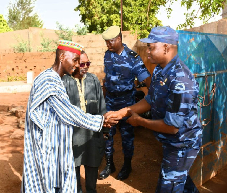 Le Chef de Paspanga reçoit le Chef d’Etat-Major de la Gendarmerie Nationale