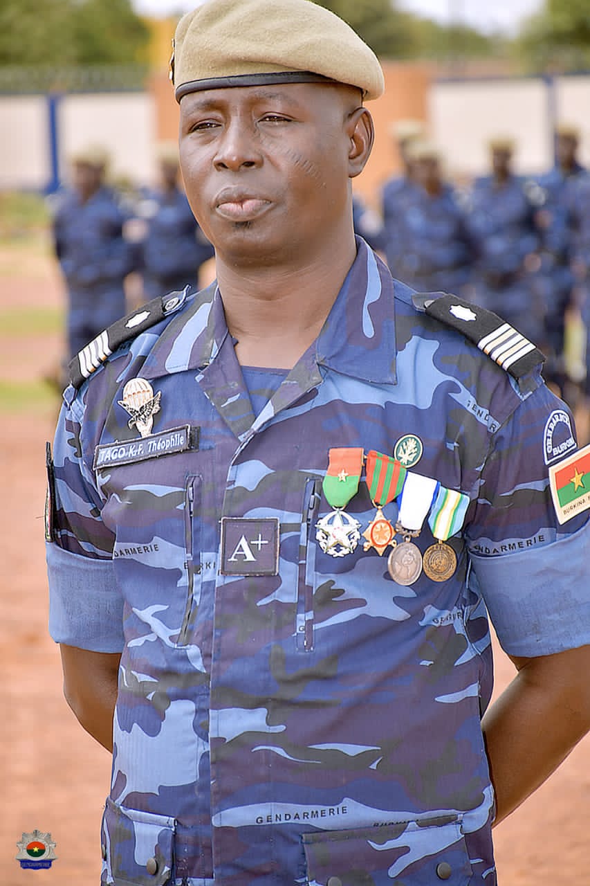 Le LCL TAGO Koudbi Florian Théophile, Cdt 1re Région de Gendarmerie