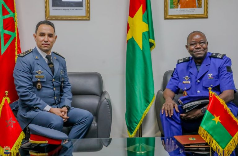 Renforcement de la coopération militaire entre le Burkina Faso et le Maroc : une délégation de la Gendarmerie royale reçue par le Chef d’Etat-Major de la Gendarmerie nationale.