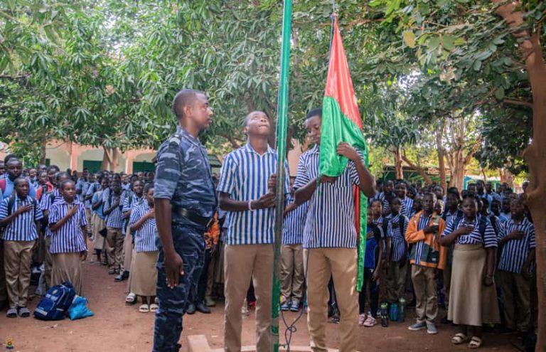 Journées Nationales d’Engagement Patriotique et de Participation Citoyenne : la Gendarmerie Nationale accompagne l’engagement du Collège privé Avé Maria.