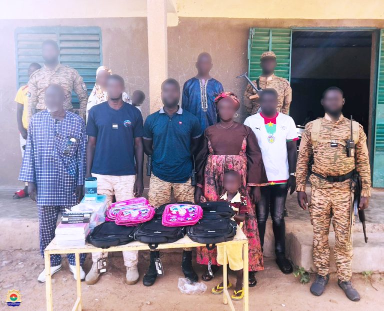 Arbinda: la Gendarmerie Nationale soutient l’éducation à travers une remise de kits scolaires