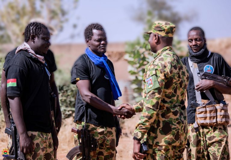 Suivi opérationnel et soutien du Commandement aux Unités engagées dans la lutte contre le terrorisme : Le Chef d’État-Major Adjoint de la Gendarmerie Nationale en mission terrain à Barani et Toéni