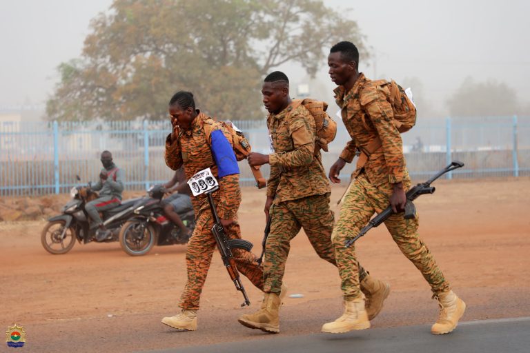 COUPE DU CHEF D’ÉTAT-MAJOR GÉNÉRAL DES ARMÉES EN TRIATHLON : l’équipe LUTTOR décroche la deuxième place
